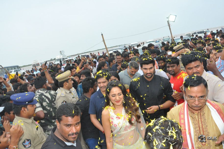 Jaya-Janaki-Nayaka-Movie-Vijayotsava-Veduka-At-Hamsala-Deevi